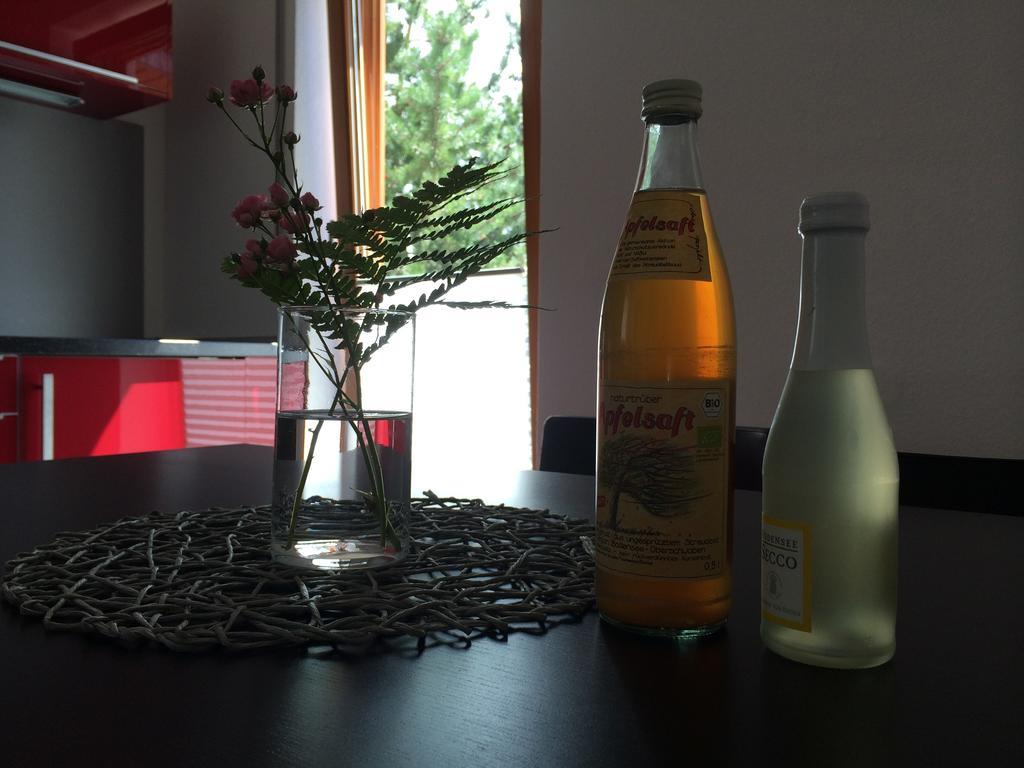 Ferienwohnung Bluetenweg Kluftern フリードリヒスハーフェン 部屋 写真