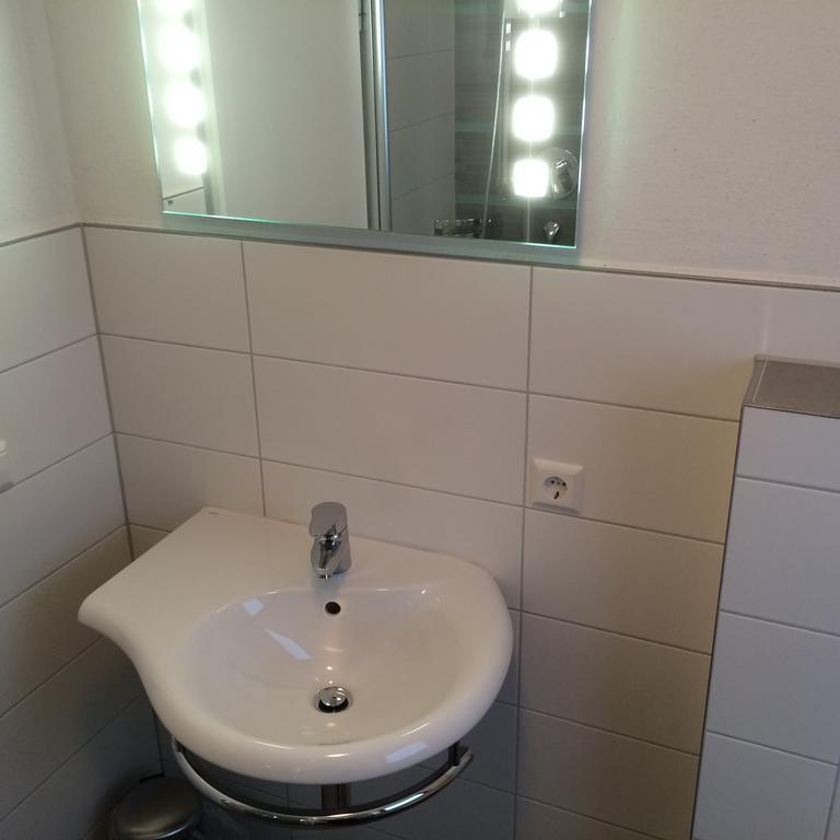 Ferienwohnung Bluetenweg Kluftern フリードリヒスハーフェン 部屋 写真