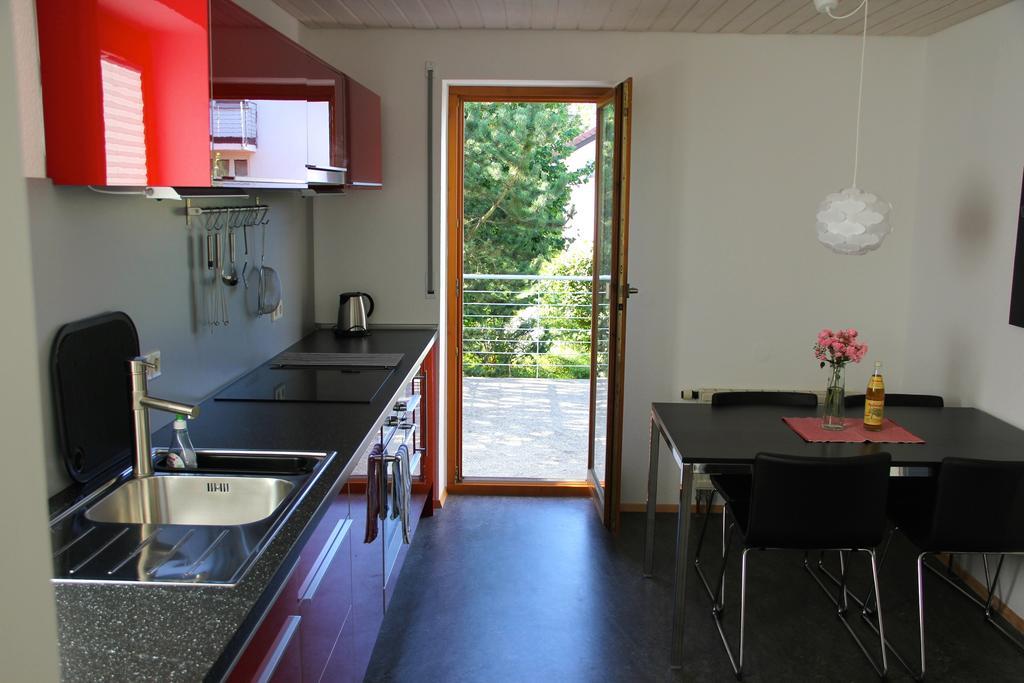 Ferienwohnung Bluetenweg Kluftern フリードリヒスハーフェン 部屋 写真