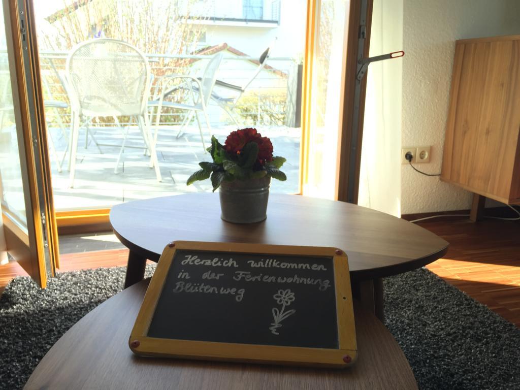 Ferienwohnung Bluetenweg Kluftern フリードリヒスハーフェン 部屋 写真